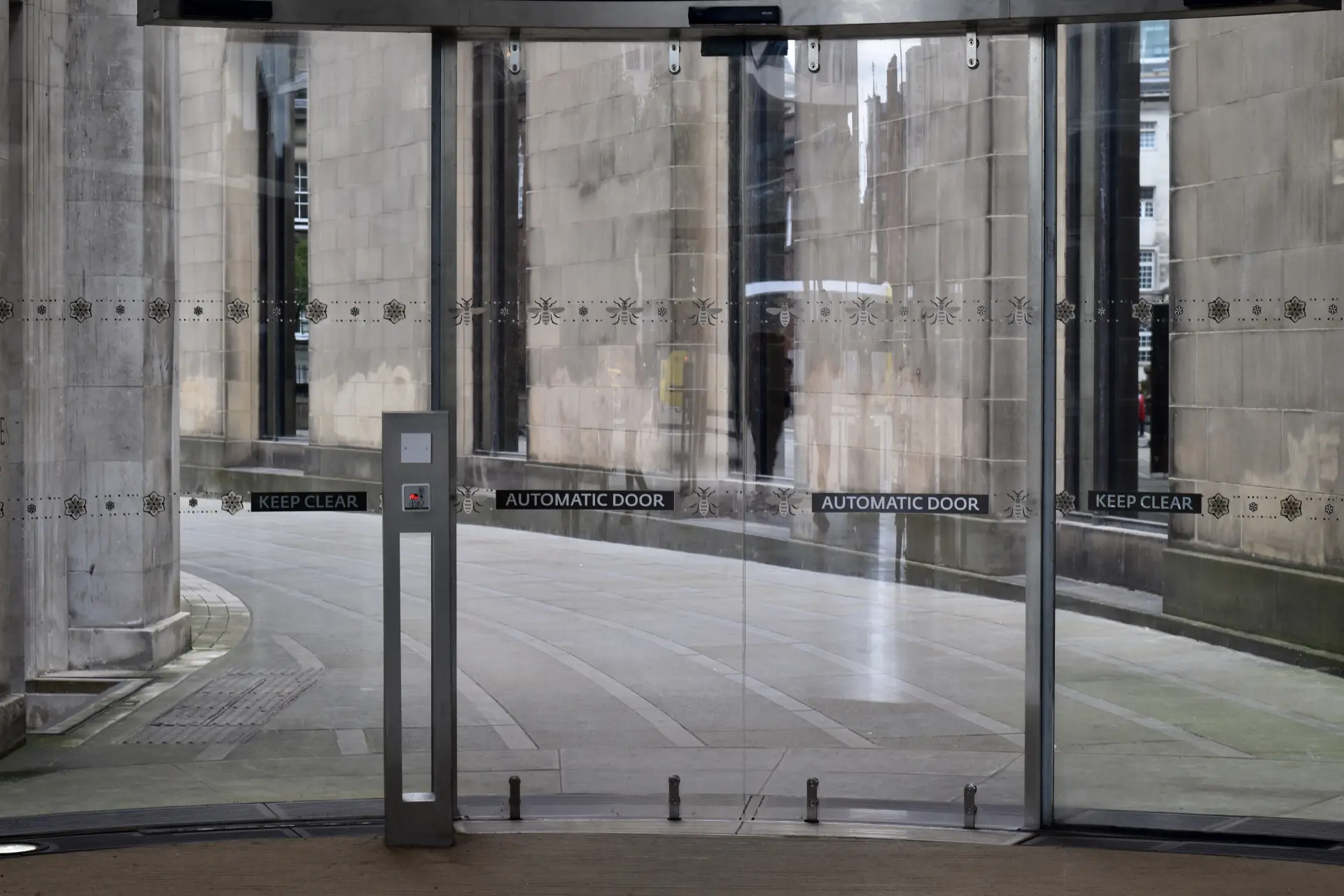 Shop Front Fitters Warwickshire, Nuneaton, Rugby